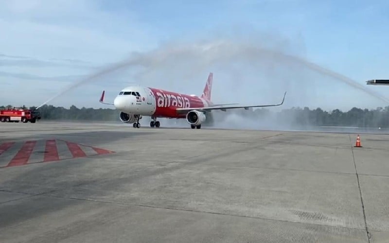  Air Asia Kembali Buka Rute Pekanbaru-Kuala Lumpur di Bandara SSK II