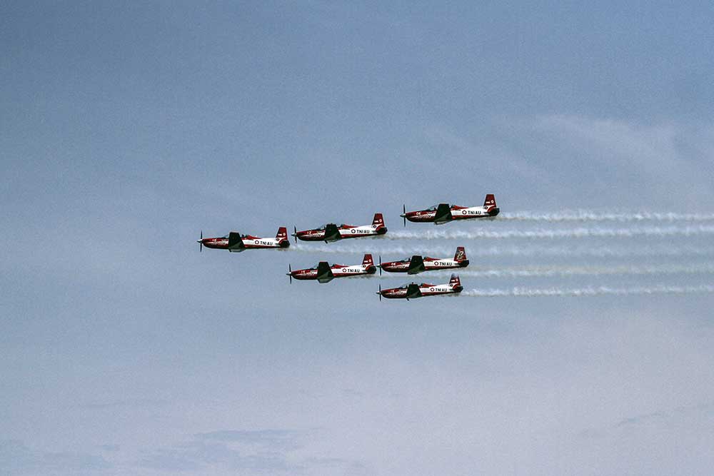  Jelang HUT Ke-77 TNI AU, Sejumlah Pesawat Mulai Latihan Atraksi di Langit Jakarta