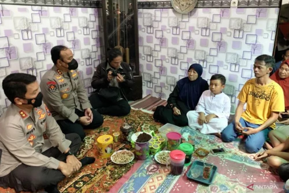  Kapolda Jatim Meminta Maaf Soal Pengamanan di Kanjuruhan