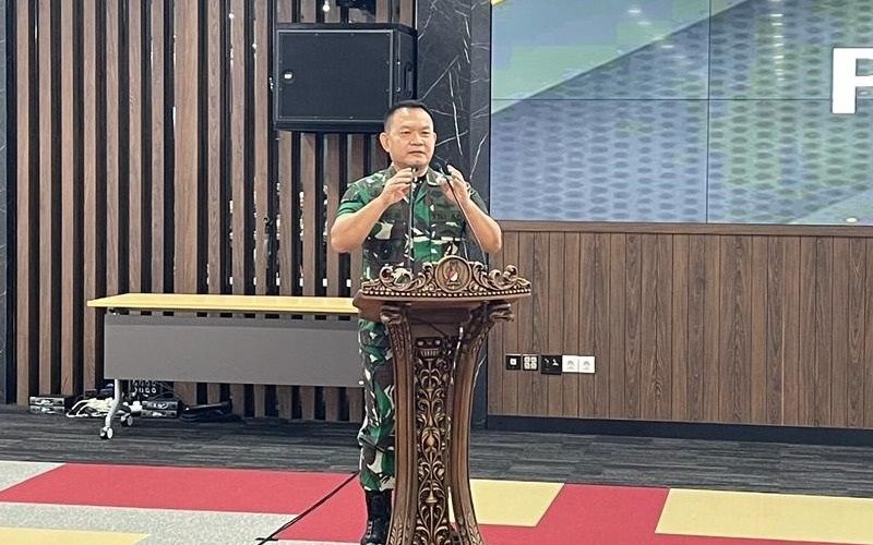 Kepala Staf TNI Angkatan Darat (KSAD) Jenderal Dudung Abdurachman di acara Coffee Morning Pimpinan Redaksi Media di Jakarta, Senin (7/2/2022). JIBI/Bisnis-Sholahudin Al Ayubbi