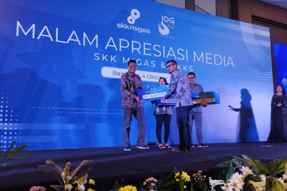  Bisnis Indonesia Raih Penghargaan dari SKK Migas