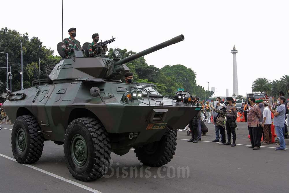  Sambut HUT TNI ke-77, Defile Alutsista TNI Hiasi Jalanan Ibu Kota