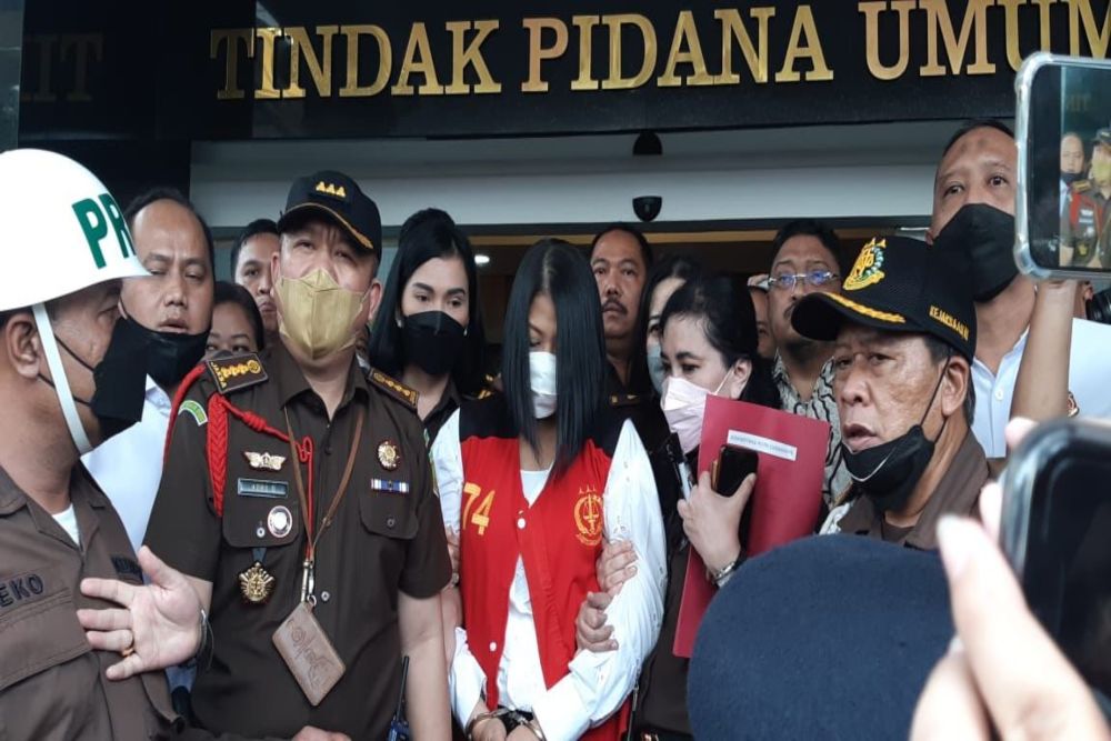 Istri Ferdy Sambo Putri Candrawathi mengenakan baju tahanan Kejaksaan Agung (Kejagung), Selasa (5/10/2022)./JIBI-Lukman Nur Hakim