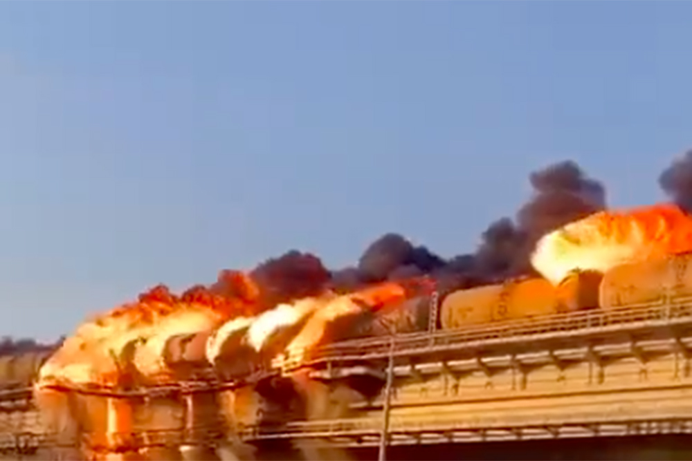 Jembatan Kerch, Penghubung Krimea ke Rusia Terbakar