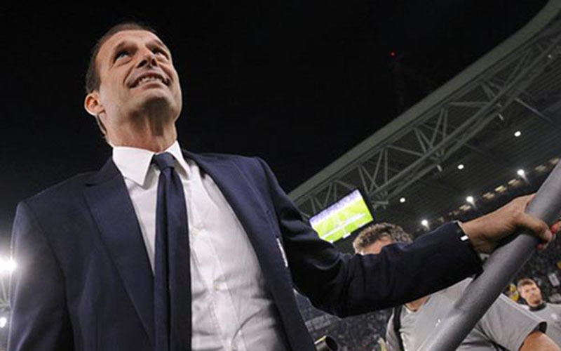 Suporter Juventus Kembali Desak Allegri Dipecat