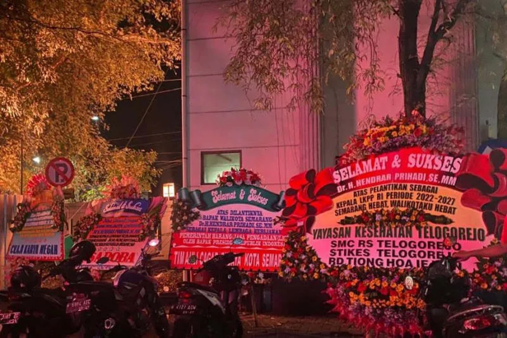 Hendrar Prihadi Jadi Kepala LKPP, Balai Kota Semarang Diramaikan Bunga Papan