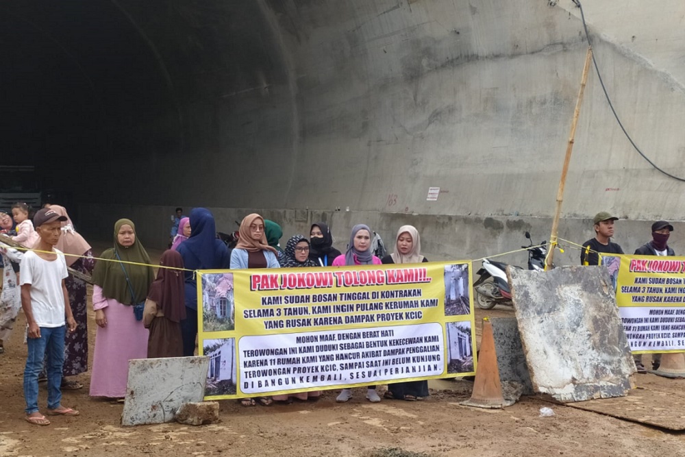  Penghuni 11 Rumah Terdampak Pembangunan Kereta Cepat di Purwakarta Duduki Lokasi Proyek
