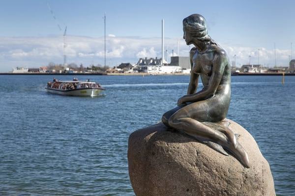 Patung Little Mermaid di Kopenhagen/mermaidsofearth.com