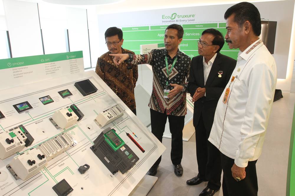  Schneider Gandeng Kemendikbud Ristek Persiapkan Generasi Muda Hadapi Era Electricity 4.0