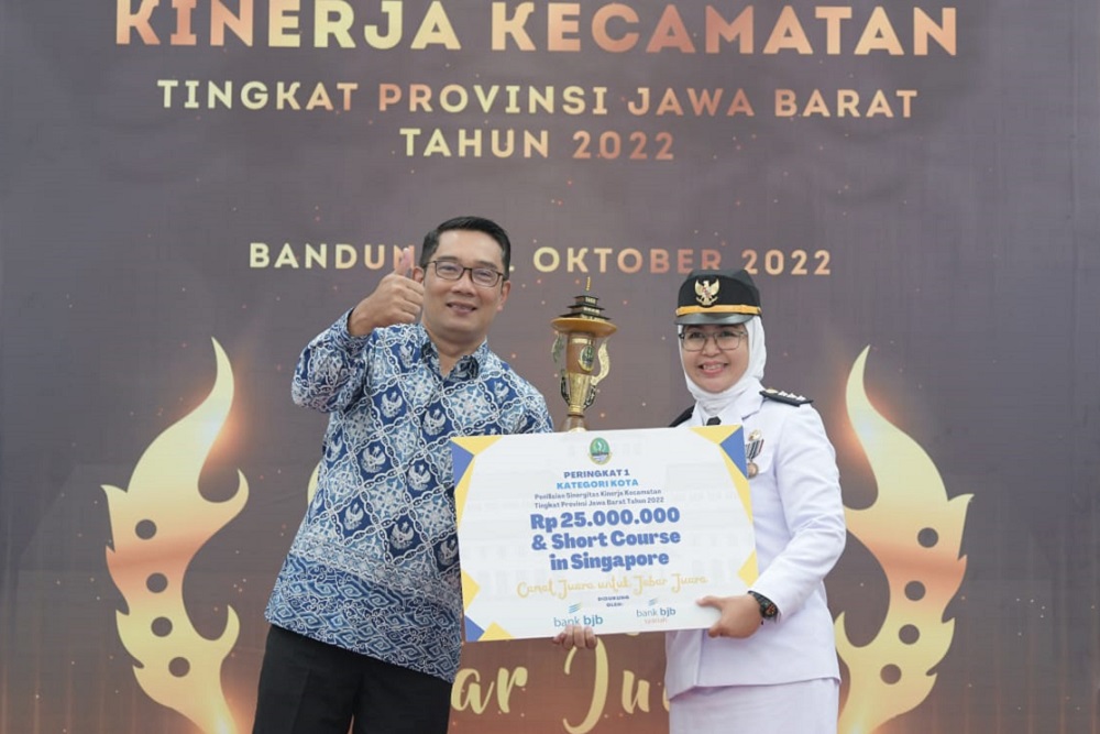  Mantap, Ridwan Kamil Berangkatkan Camat Terbaik di Jabar Belajar ke Singapura