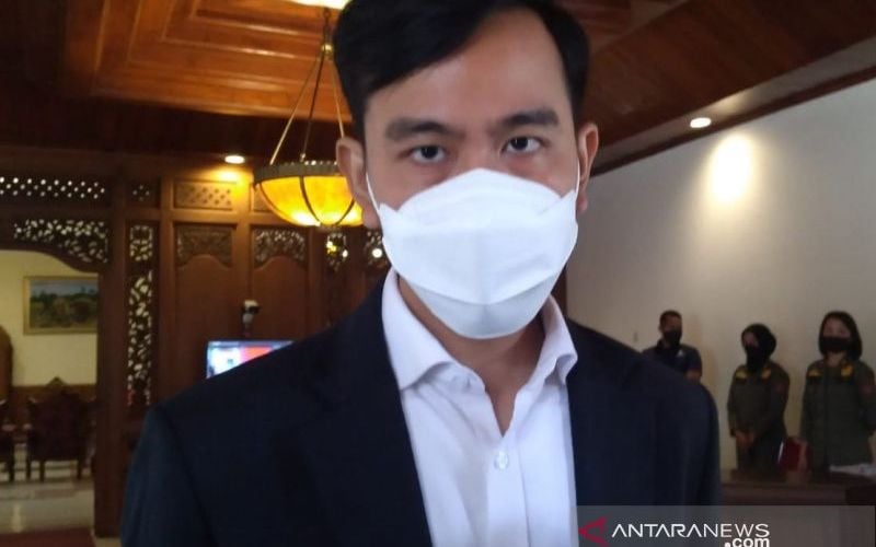 Ijazah Jokowi Dinilai Palsu, Gibran Rakabuming Raka Tantang Dokter Tifa Analisis Foto Ini