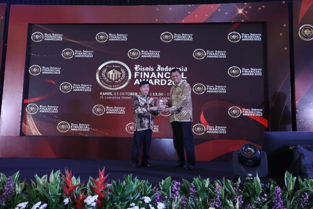 BCA Finance Menangi Bisnis Indonesia Financial Award (BIFA) 2022