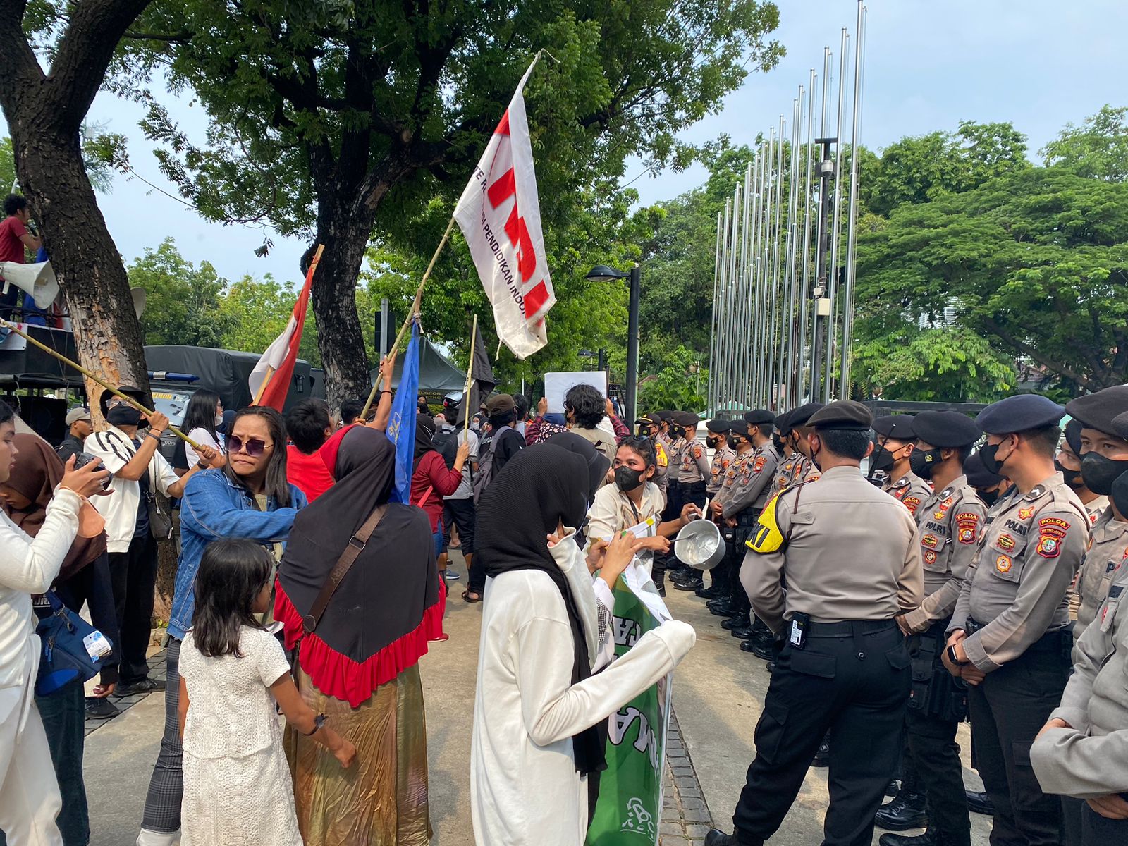  Perpisahan Anies Baswedan di Balai Kota Diwarnai Demo KOPAJA