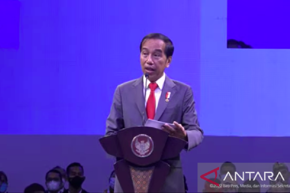 Presiden Joko Widodo (Jokowi) memberikan sambutan pada Konferensi Ekonomi Kreatif Dunia (WCCE) ke-3 di Nusa Dua, Bali, Kamis (6/10). (Tangkapan layar ANTARA/Indra Arief)