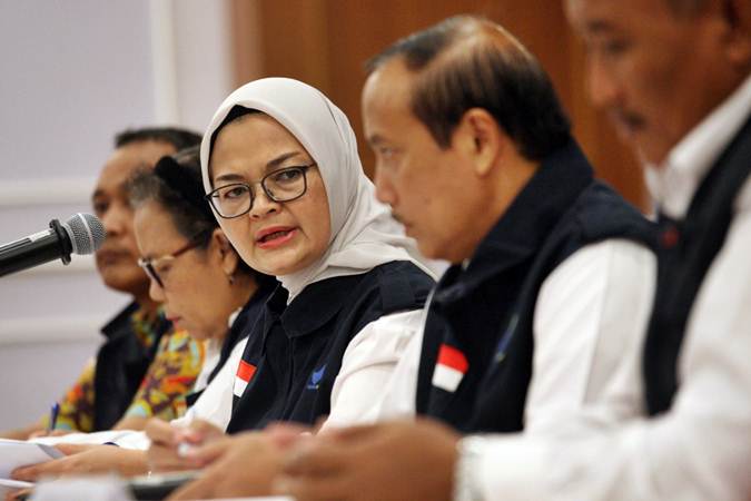 Kepala Badan Pengawas Obat dan Makanan BPOM Penny K. Lukito memberikan penjelasan mengenai temuan sejumlah makanan dan kopi dalam kemasan yang dinilai diedarkan secara illegal  di Jakarta, Senin (20/5/2019)./Bisnis-Dedi Gunawan