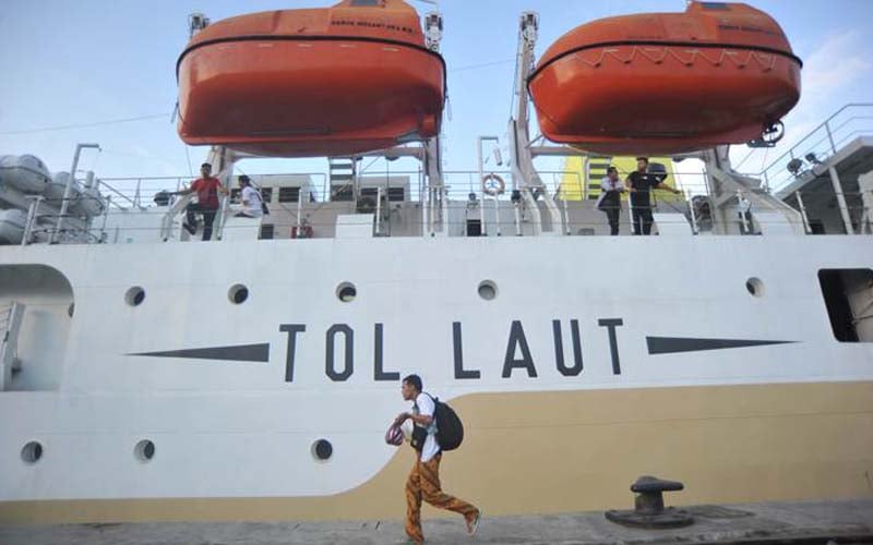 Kapal Motor Dobonsolo memasuki Pelabuhan Makassar, Kamis (7/9). - JIBI/Paulus Tandi Bone