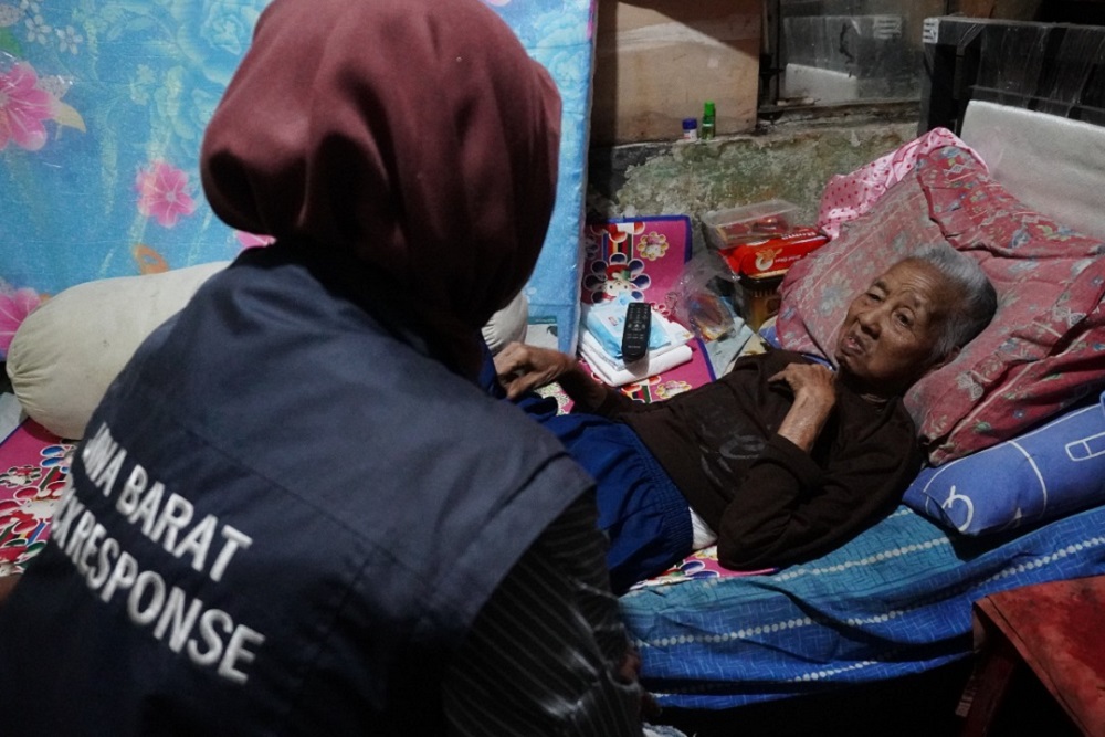 Cerita Tukang Bubur, Nenek Lumpuh dan Bantuan Ridwan Kamil