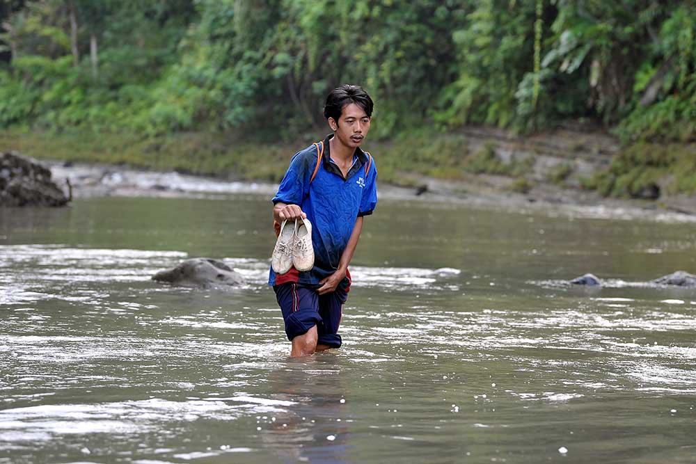  Sebanyak 21 Kepala Keluarha di Jembrana Bali Terisolir Akibat Jembatan Gantung Putus