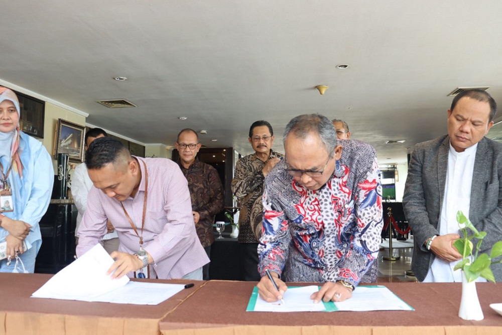 PT Jasa dan Kepariwisataan Jabar (Perseroda) resmi melakukan penandatanganan perjanjian kerja sama dengan Bank Syariah Indonesia (BSI).
