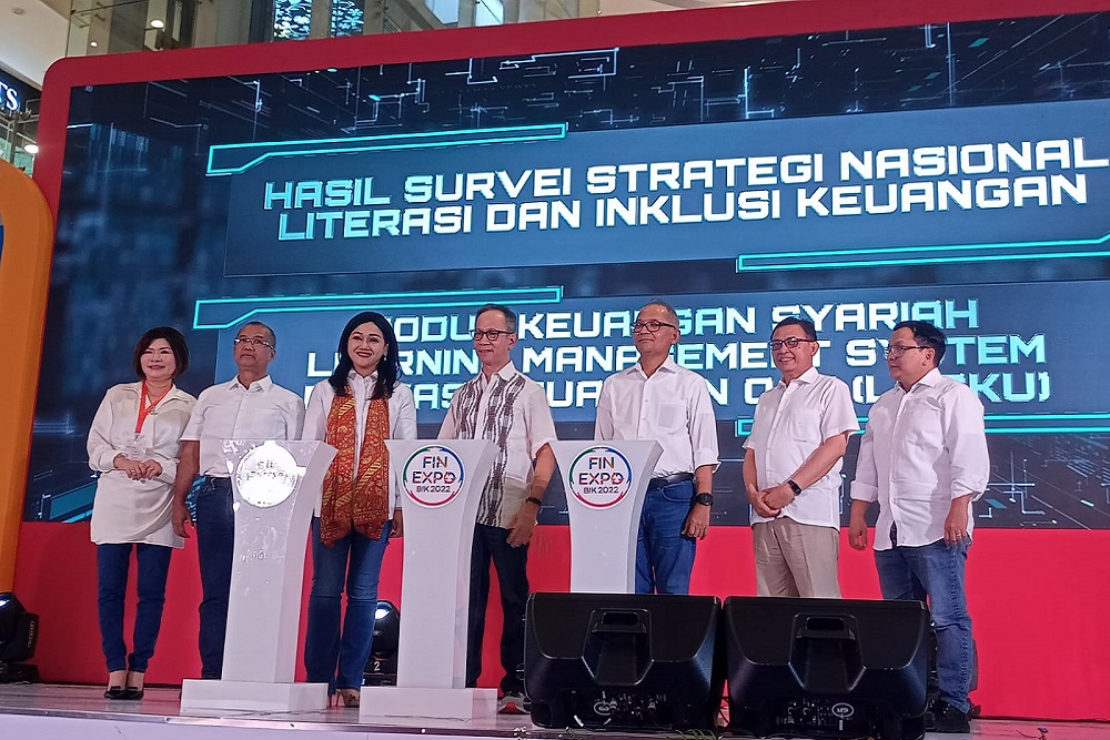 Peluncuran Survei Nasional Literasi dan Inklusi Keuangan (SNLIK) 2022 dalam gelaran Financial Expo (FinExpo) 2022 di Jakarta pada Sabtu (29/10/2022)./ Bisnis-Fahmi Ahmad Burhan