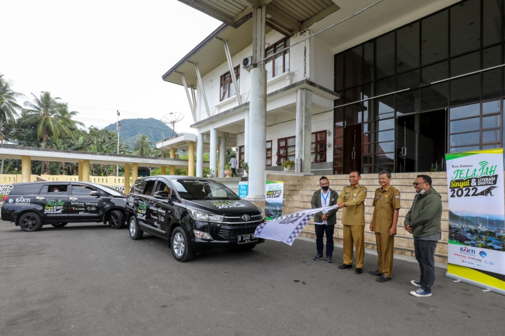  Jelajah Sinyal: Bupati Ende Apresiasi Pengembangan Infrastruktur di 3T