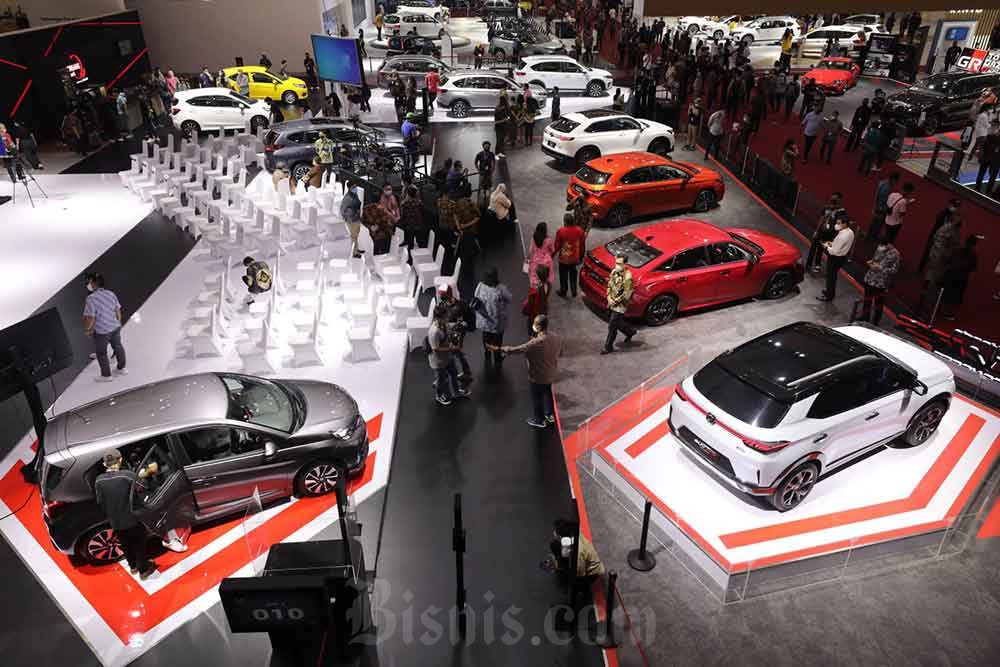 Suasana Indonesia International Motor Show (IIMS) Hybrid 2022 di JIExpo Kemayoran, Jakarta, Kamis (31/3/2022). Bisnis/Himawan L Nugraha