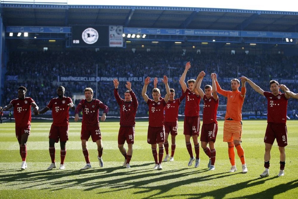 Selebrasi Bayern Munchen usai menang 3-0 atas Arminia Bielefeld, Minggu (17/4/2022) / Reuters