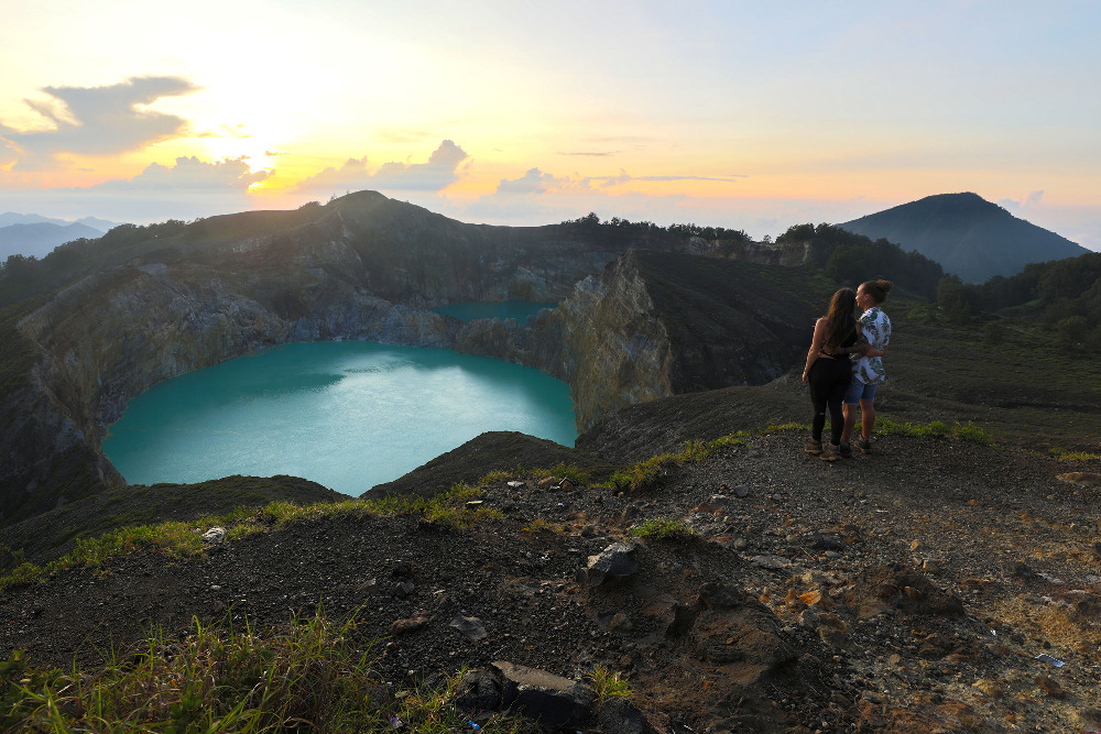  Pesona Keindahan Danau Kelimutu di Kawasan Taman Nasional Kalimutu