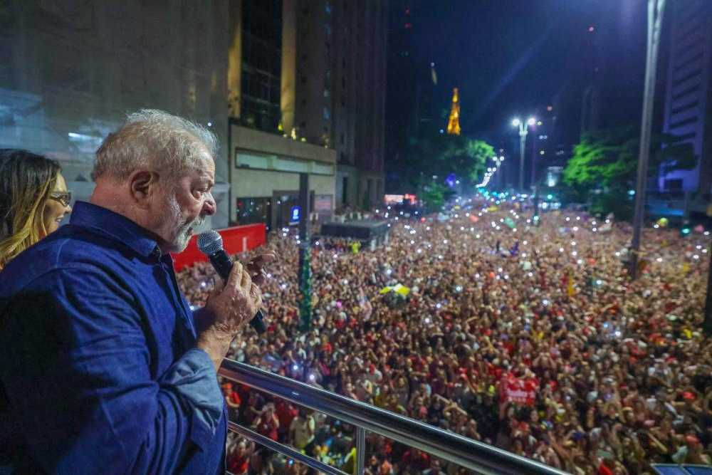  Jokowi Sampaikan Selamat ke Presiden Terpilih Brasil Lula da Silva