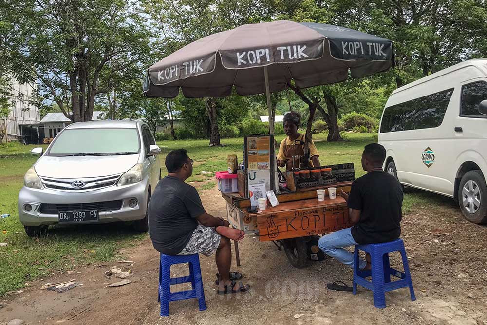  Mencicipi Kopi Kelilling Khas Flores di Labuan Bajo