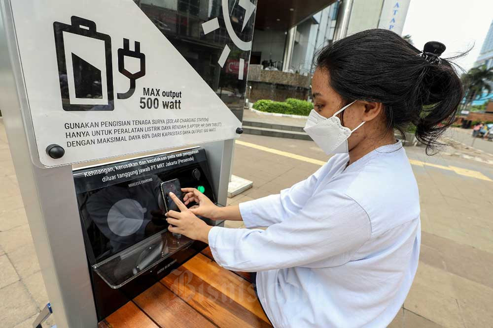  PT MRT Jakarta Hadirkan Tiga Solar Charging Station di Kawasan TOD Dukuh Atas