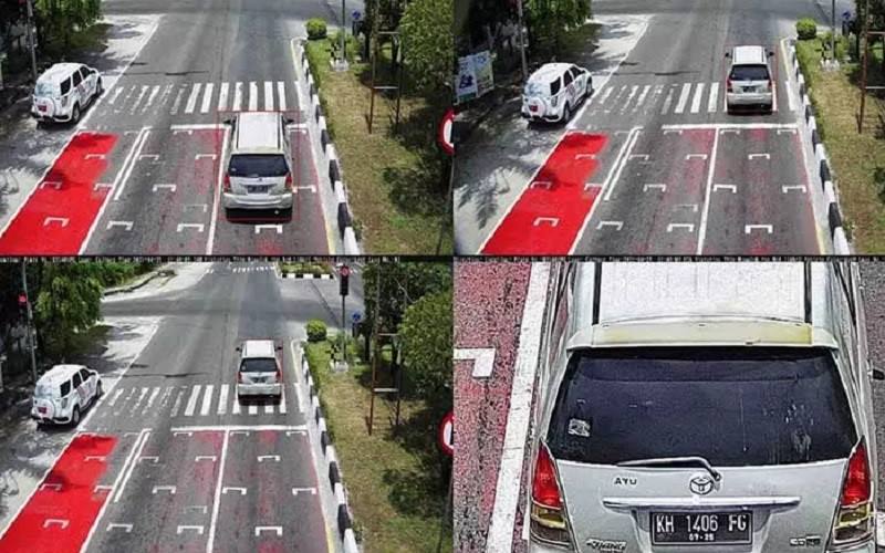 Tangkapan layar yang informasinya simulasi tilang elektronik di sekitar Jalan Tjilik Riwut, Palangka Raya, Kalimantan Tengah, Senin (26/4/2021)./Antara