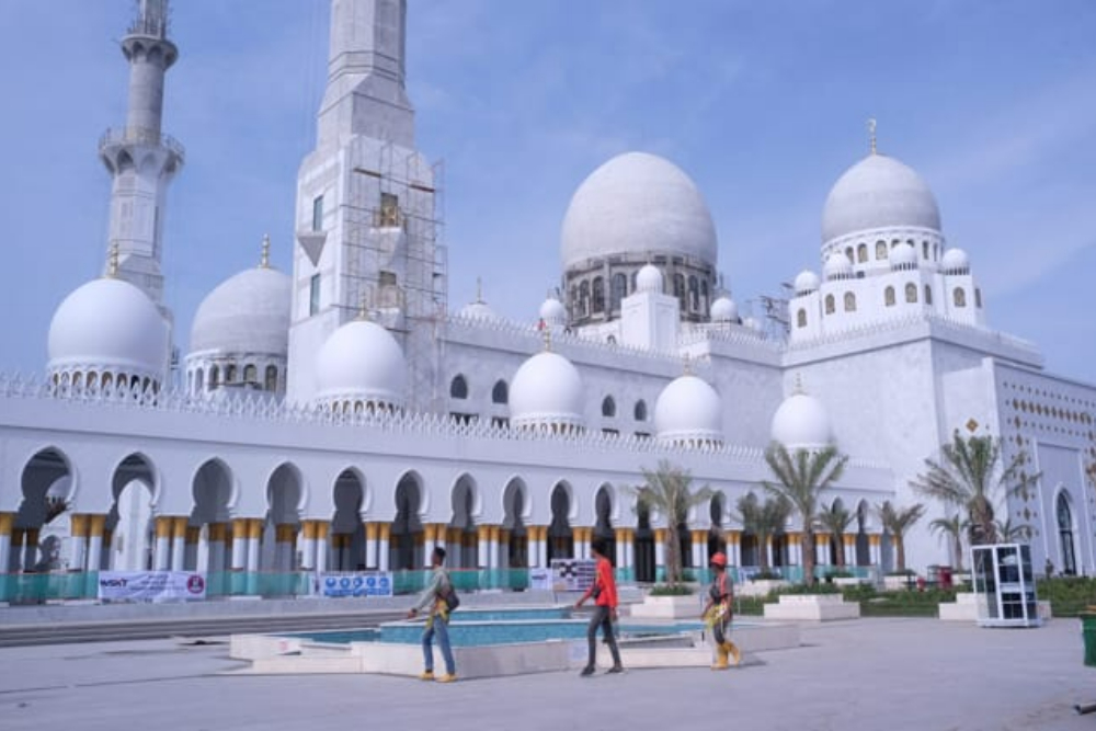  Biaya Perawatan Masjid Raya Sheikh Zayed Lebihi APBD Solo, Gibran: Kita Serahkan Kemenag