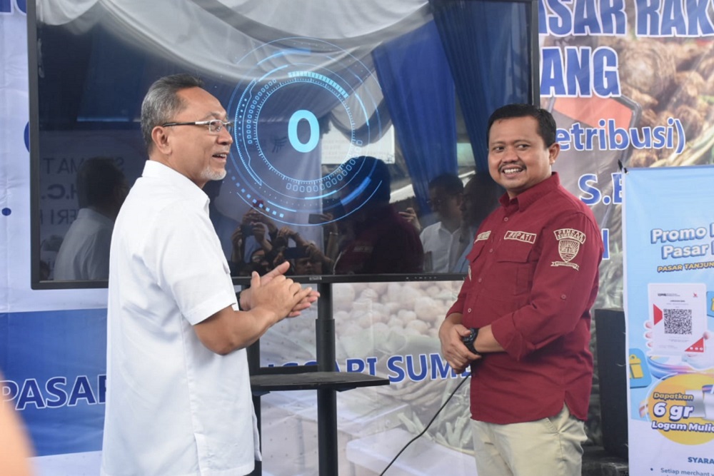 Digitalisasi Pasar Rakyat di Pasar Tanjungsari diluncurkan Menteri Perdagangan Zulkifli Hasan bersama Bupati Sumedang Dony Ahmad Munir, Jumat (11/11/2022). 