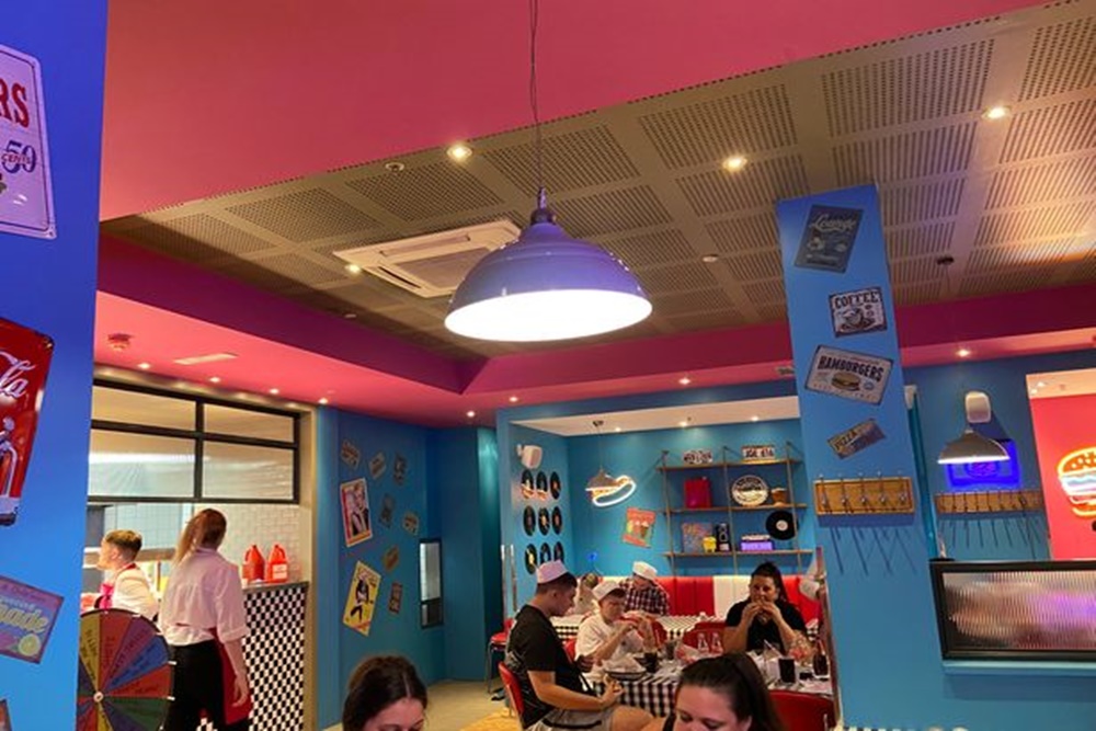  Profil Bisnis Restoran Karen's Diner, Pemilik, dan Peluang Kemitraannya