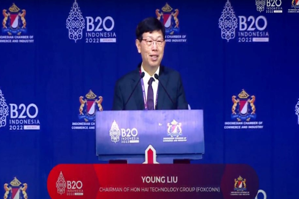 Chairman Hon Hai Precision Industry Co., Ltd. (Foxconn) Young Liu saat memberikan keynote speech dalam B20 Summit Indonesia 2022 di Bali, Senin (14/11/2022)/tangkapan layar YouTube B20 Indonesia 2022