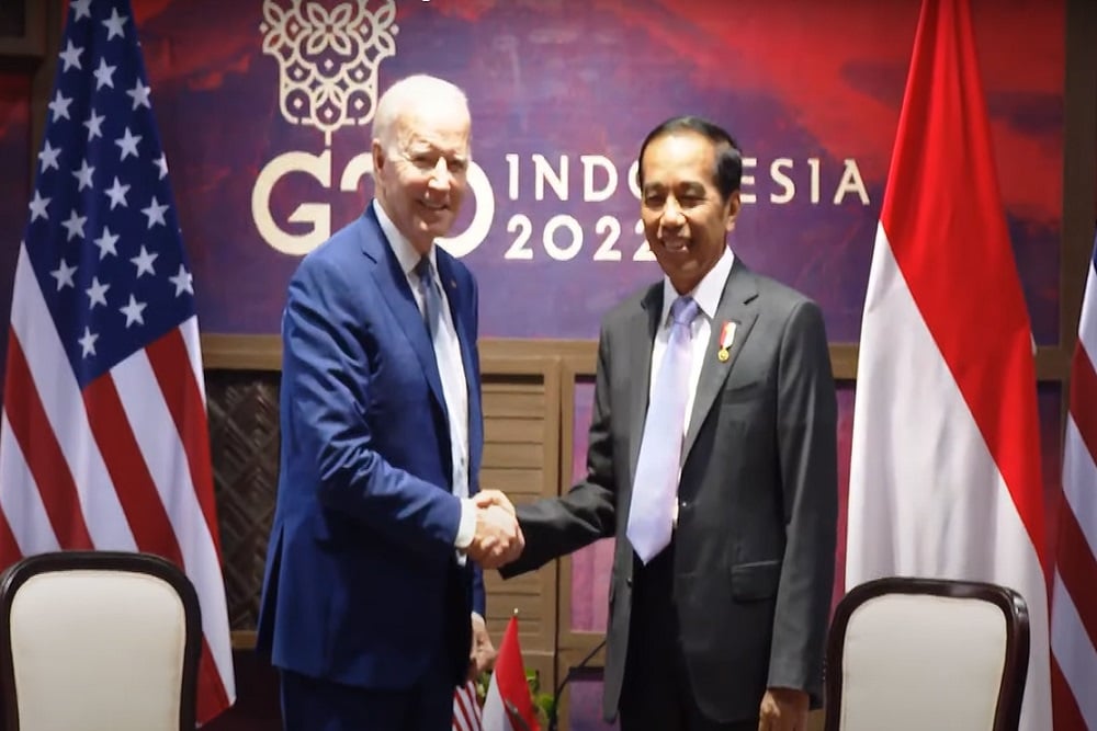 Presiden AS Joe Biden dan Presiden Joko Widodo (Jokowi) melakukan pertemuan bilateral di sela-sela KTT G20 Bali, Senin (14/11/2022). Youtube Sekretariat Presiden RI. 