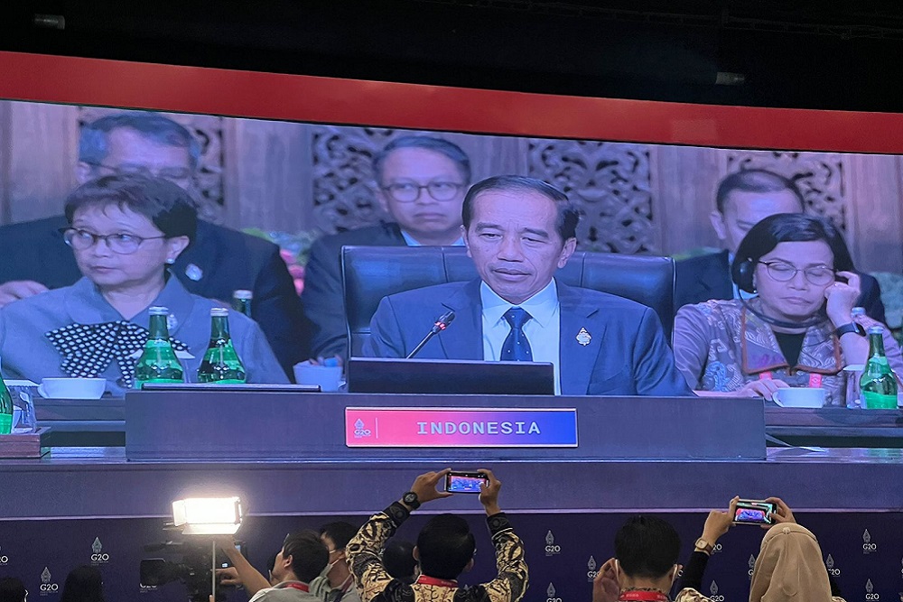 Bukan Biden dan Jinping, Jokowi Diapit Dua Srikandi saat Buka KTT G20 Bali