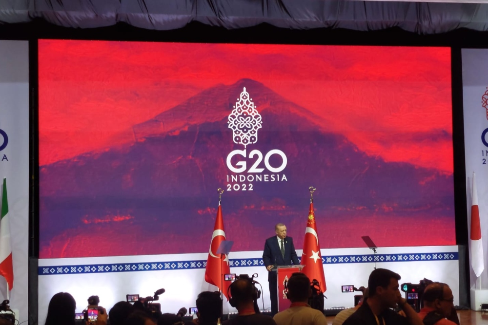 Presiden Turki Recep Tayyip Erdogan saat konferensi pers usai KTT G20 Bali di auditorium Bali International Convention Center (BICC), Rabu (16/11/2022). Bisnis - Maria Elena 