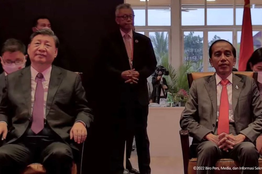 Presiden China Xi Jinping dan Presiden RI Joko Widodo menyaksikan uji coba Kereta Cepat Jakarta-Bandung (KCJB) secara virtual dari Bali, Rabu (16/11/2022) - Dok. tangkapan layar youtube Setpres RI.