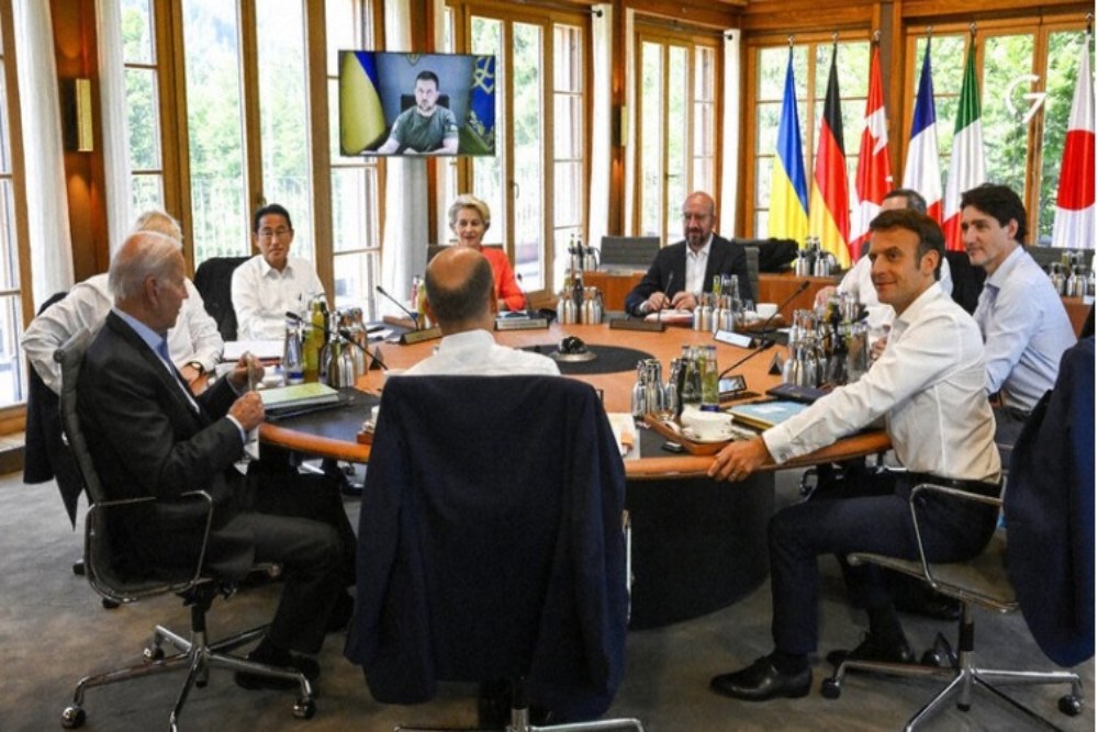 Presiden Ukraina Volodymyr Zelensky berbicara kepada para pemimpin G7 melalui tautan video selama sesi kerja mereka di Kastil Elmau di Kruen, dekat Garmisch-Partenkirchen, Jerman, pada 27 Juni 2022/Istimewa