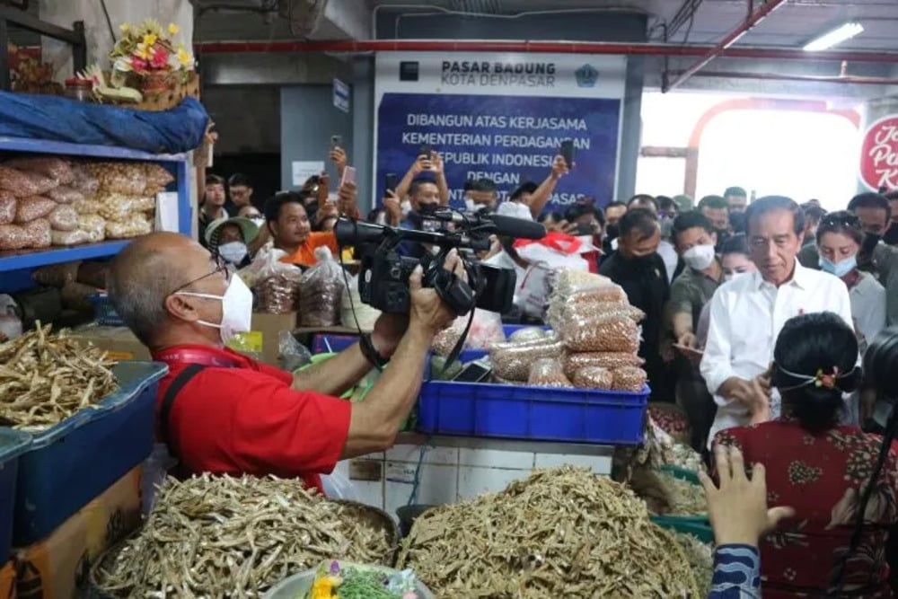  Presiden Jokowi Blusukan ke Pasar Badung Bali, Begini Aktivitasnya