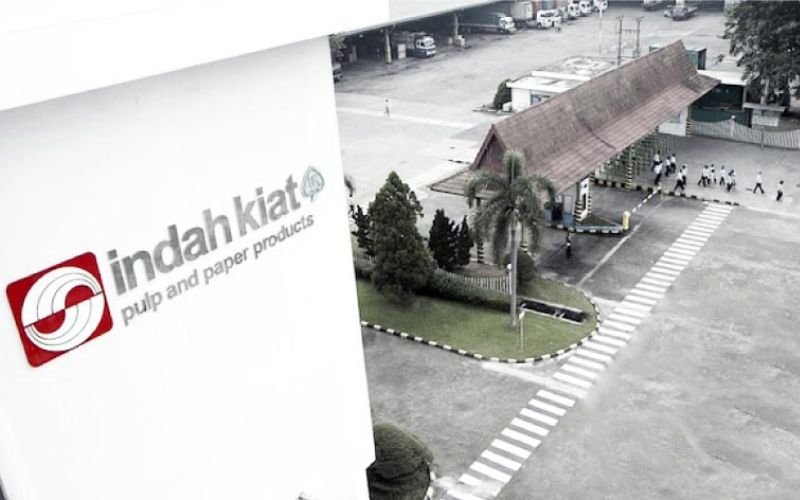 Aktivitas di pabrik kertas PT Indah Kiat and Pulp Paper di Serang, Banten./indakiat