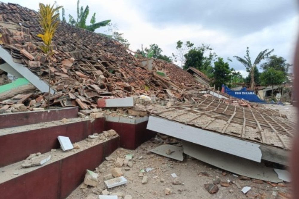  PUPR Tangani Jalan Tertutup Longsor Akibat Gempa Cianjur