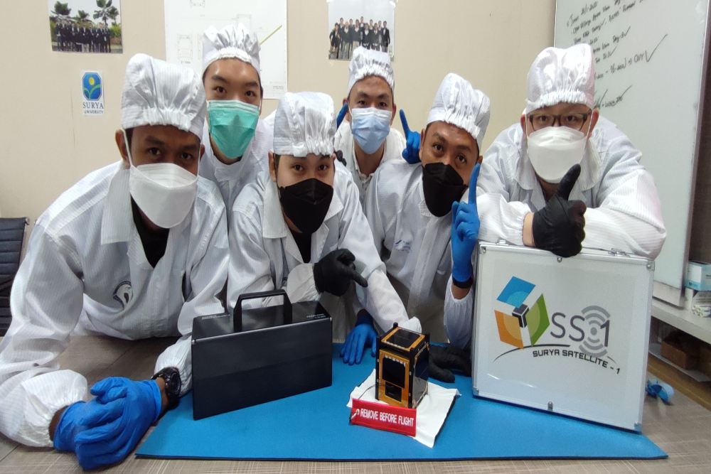 Ilmuwan muda Indonesia yang mengembangkan satelit nano bernama Surya Satellite-1 (SS-1)./istimewa