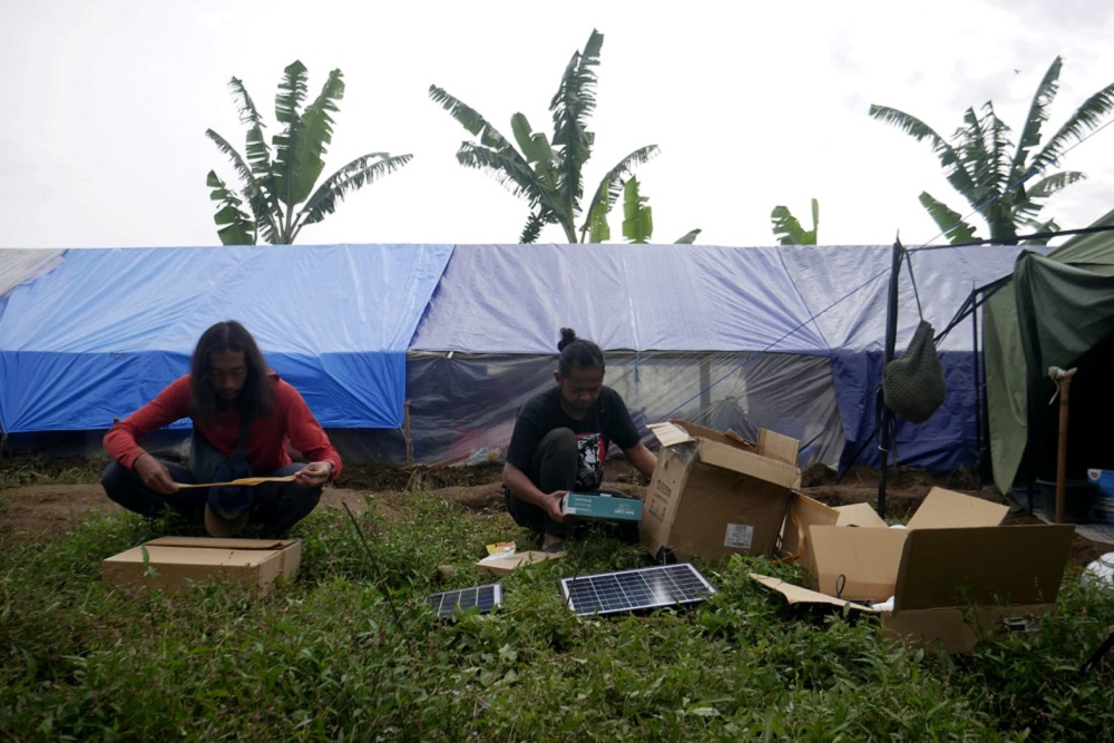 Gempa Cianjur: JQR-Komunitas Solar Generation Bangun Solar Panel di Lokasi Pengungsian