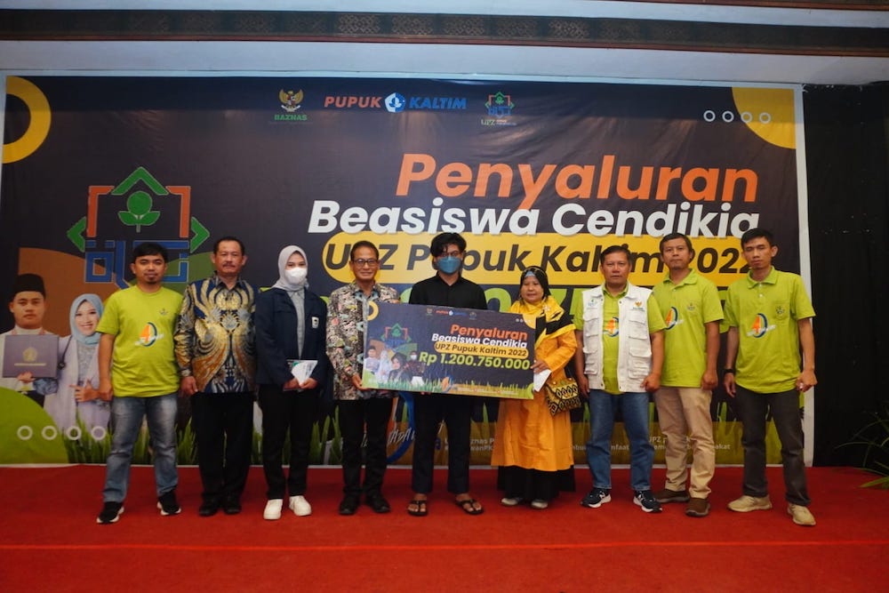  Optimalkan Pendayagunaan Zakat, UPZ Pupuk Kaltim Salurkan Beasiswa Cendekia Senilai Rp1,2 Miliar