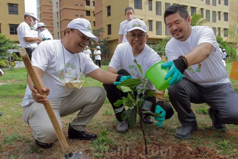 APP Sinarmas, KLHK dan Bisnis Indonesia Tanam 1.000 Pohon di Rusun Nagrak