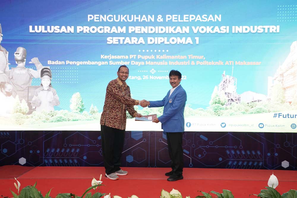  Wisuda 49 Lulusan Program Vokasi, Pupuk Kaltim Siap Tingkatkan Pengembangan SDM di Indonesia