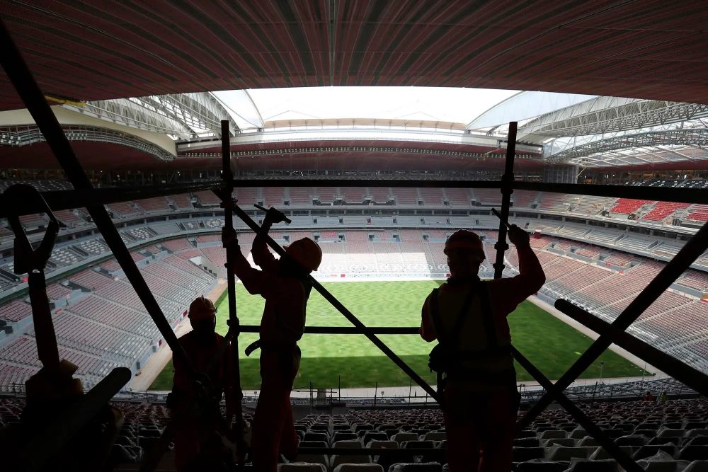 Pekerja migran di stadion Piala Dunia/AP